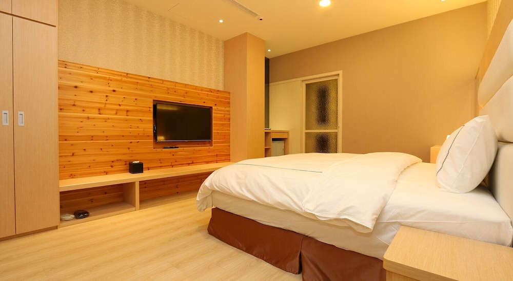Ting-Feng B&B