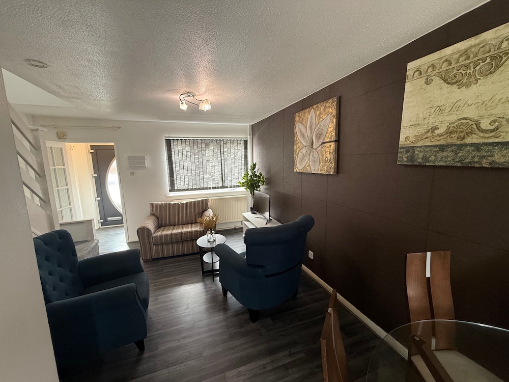 Close London City Airport- Petok - Free Parking