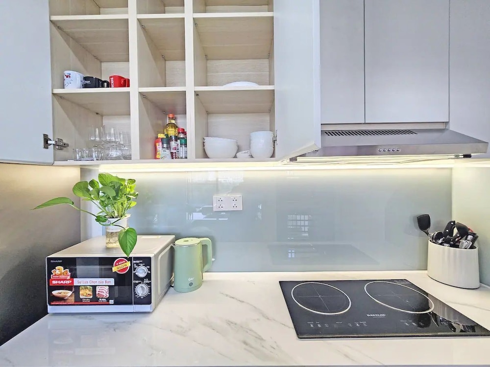 Cardinal Court Apartment