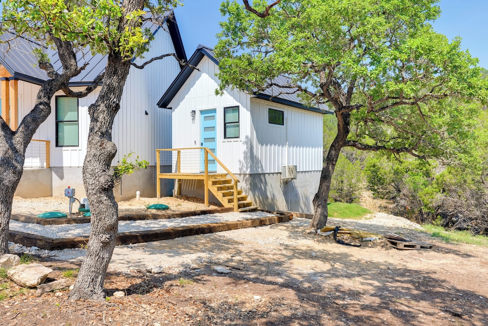 Cozy Canyon Lake Studio w/ Forest & Creek Views!