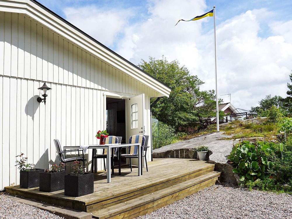 2 Person Holiday Home in Stromstad-by Traum