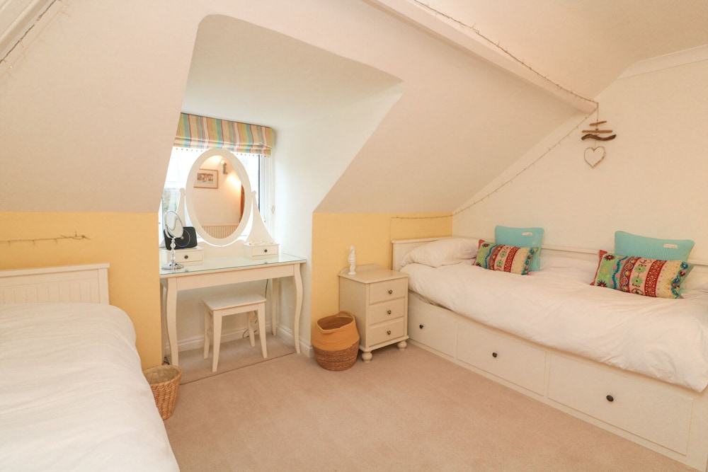 5 Melbury