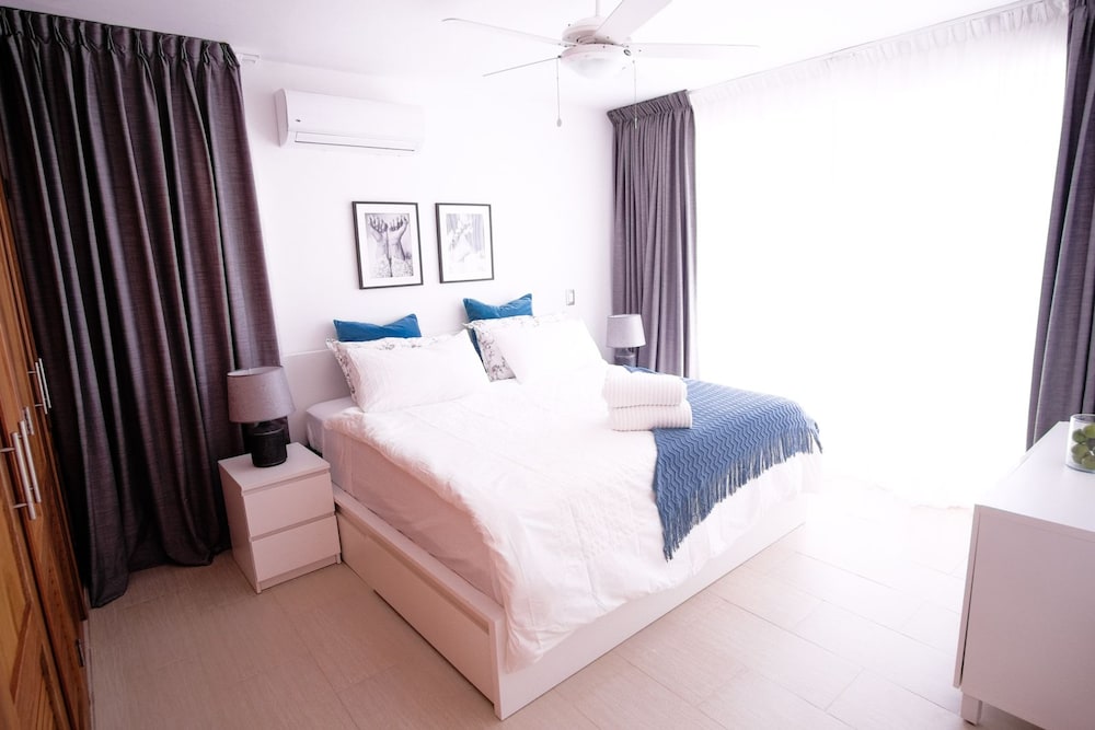 Oceanfront New Condo on the Beach view 5