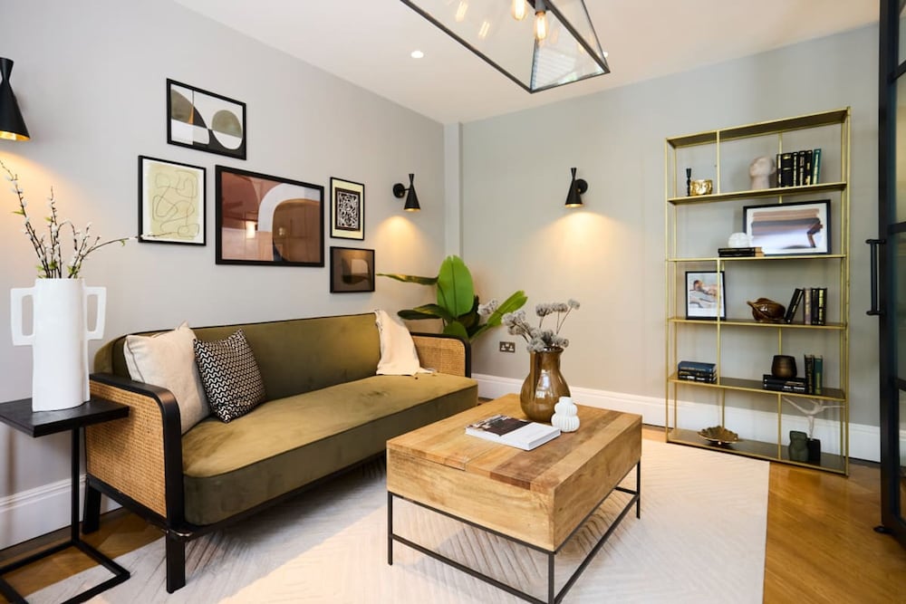 The Regent s Park Scenery - Spacious 3bdr House w Garden and Study Room