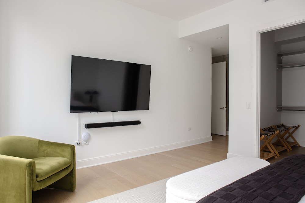 The Lyra Luxury Group Getaway - Two Penthouses