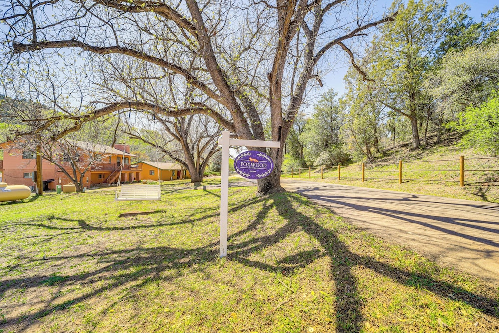 Family Getaway: 'foxwood Cottage' in Star Valley!