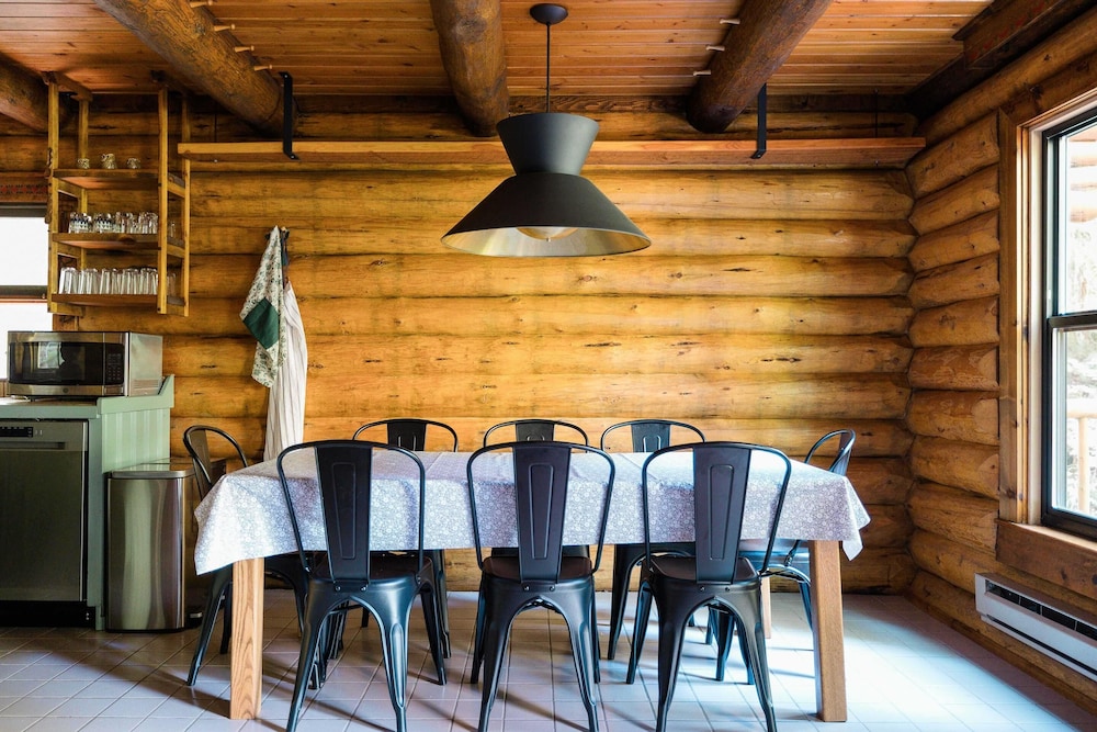 87sl - Starlink - Sauna - Pets OK - Sleeps 8