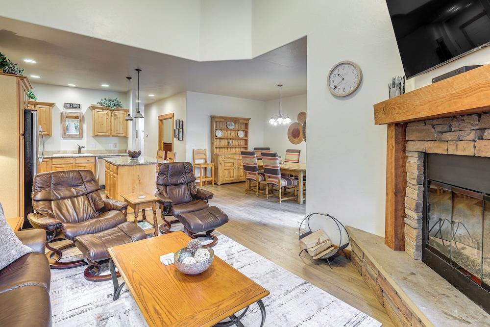 1 Mi to Ponderosa State Park: Condo w/ Pool Access