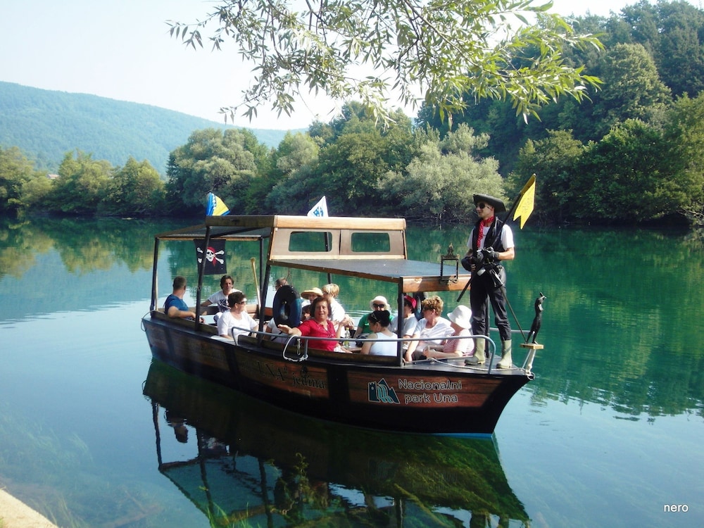Neron Turist Center