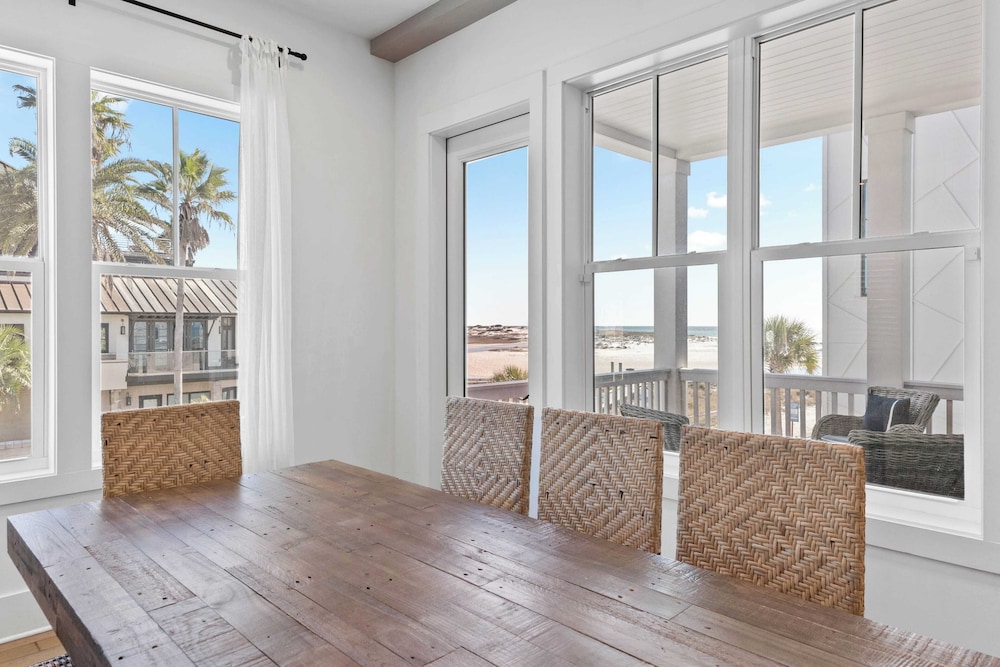 Grayt Digs by Avantstay Next to Beach, Oceanview