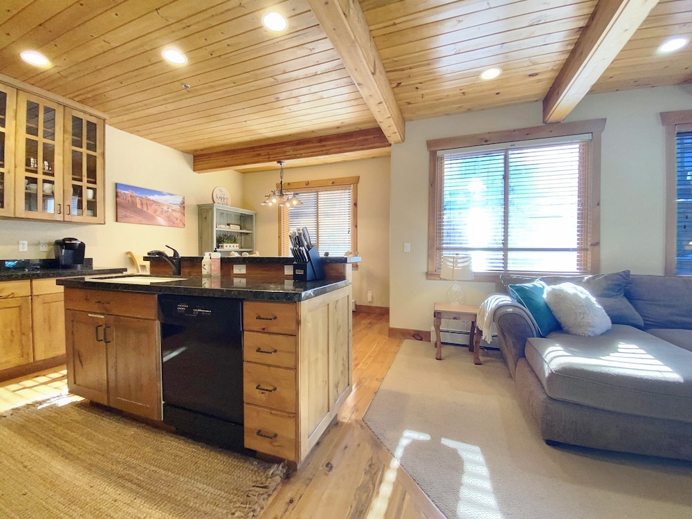 Deer Valley Escapes - Park City Ski Resort Condos