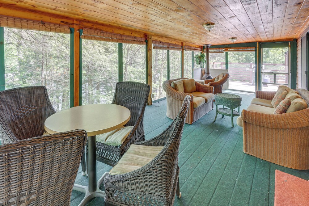 Peaceful Family Cabin on Schroon River!