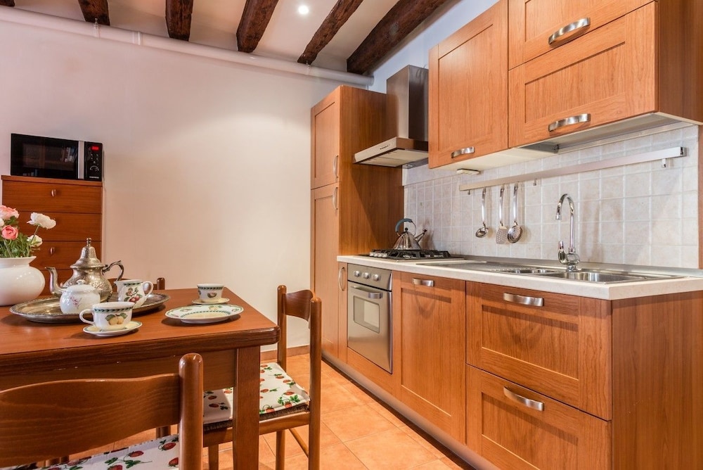 Venice Canal View Boutique Apartment