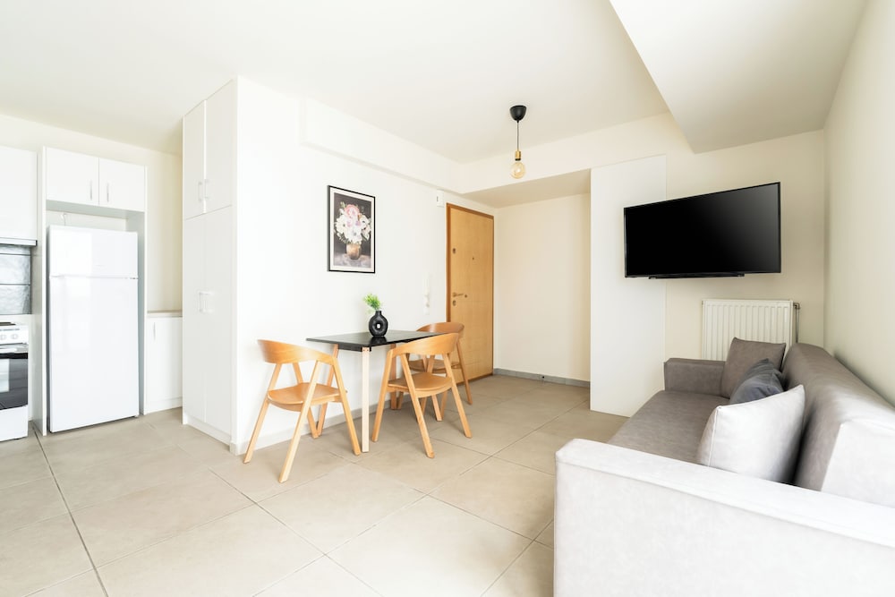 Elysee Apartments 9 B