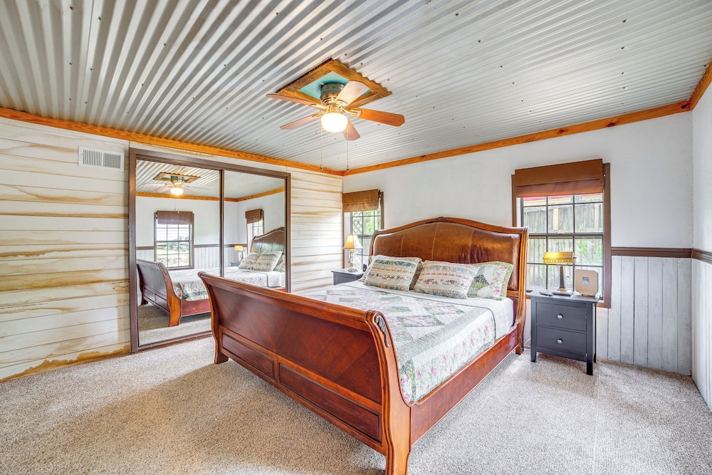 Walk to Water: Lake O' the Pines Cabin