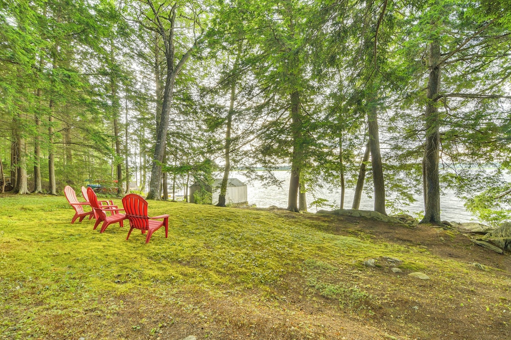 Private Dock on Messalonskee Lake: Cozy Cottage!