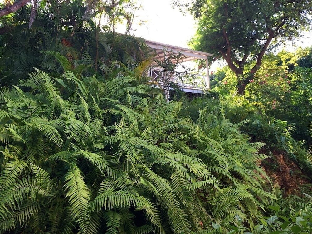 Charming 2-Bed Cottage By Beach by BSL Rentals