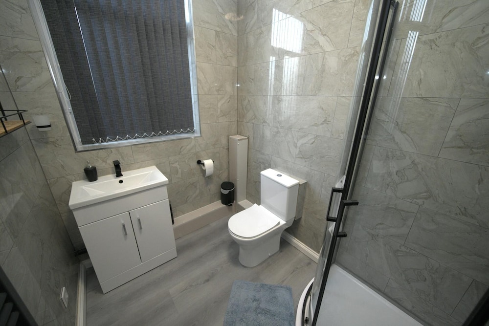 Charming Oxford Apartment in Telford - Flat 2