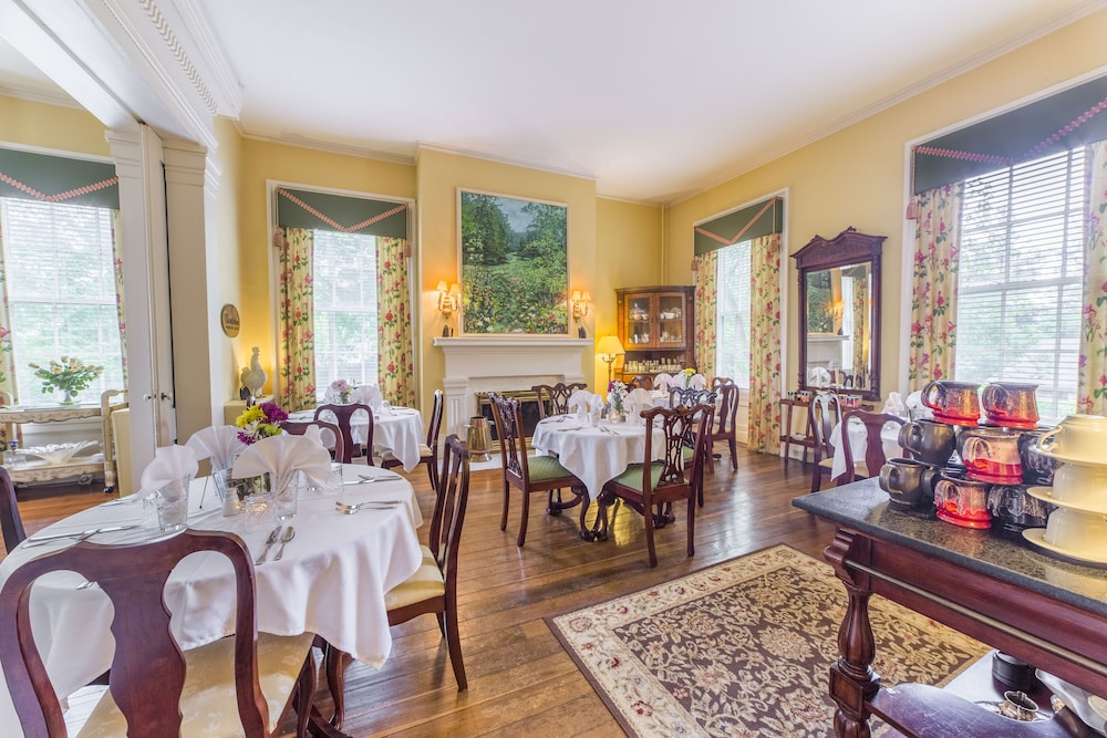 Bourbon Manor B&B