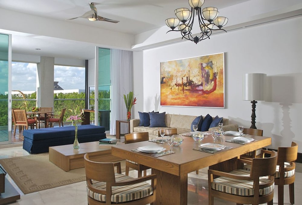 2BD Riviera Maya Ocean View w Luxurious Resort