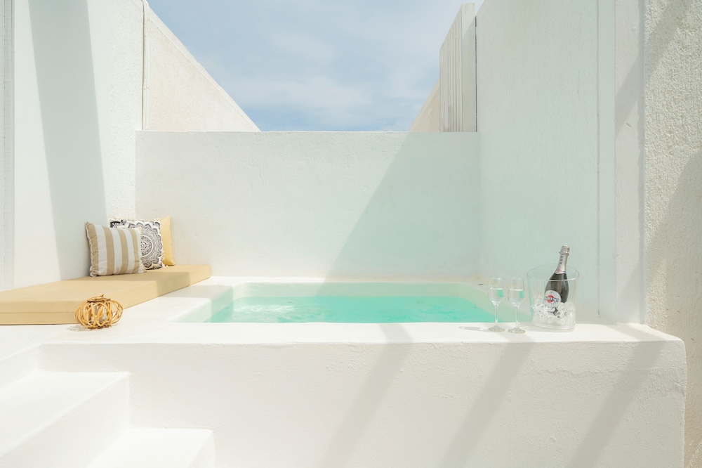Loukas & Emma Eco Houses