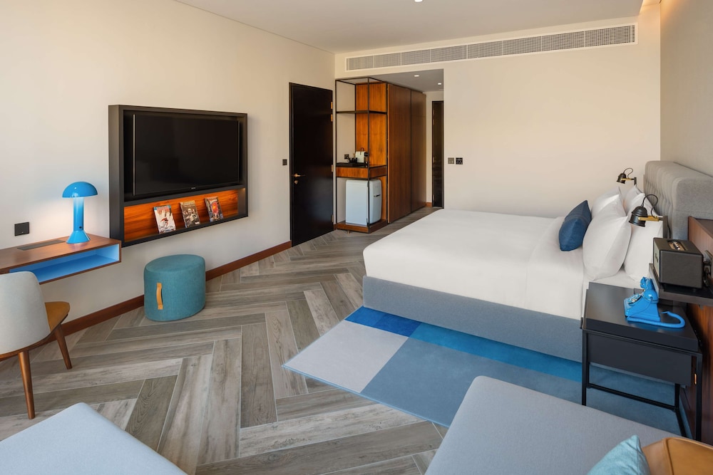 The WB Abu Dhabi, Curio Collection by Hilton
