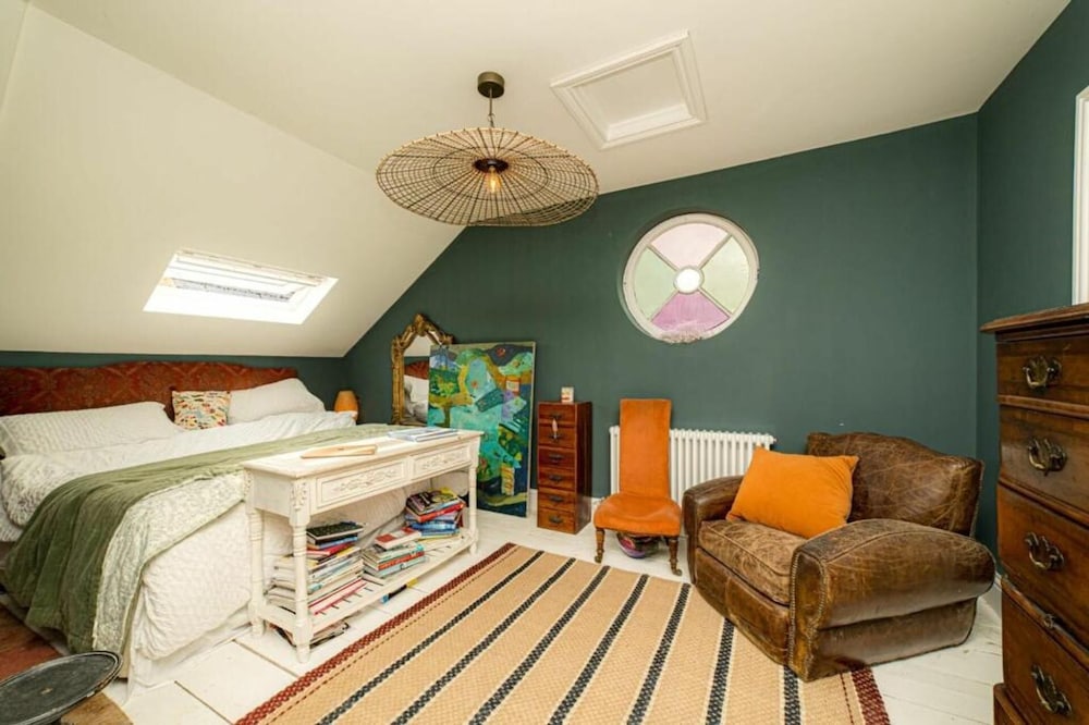 Beautiful 3-bed House in Ash Near to Deal Kent view 3
