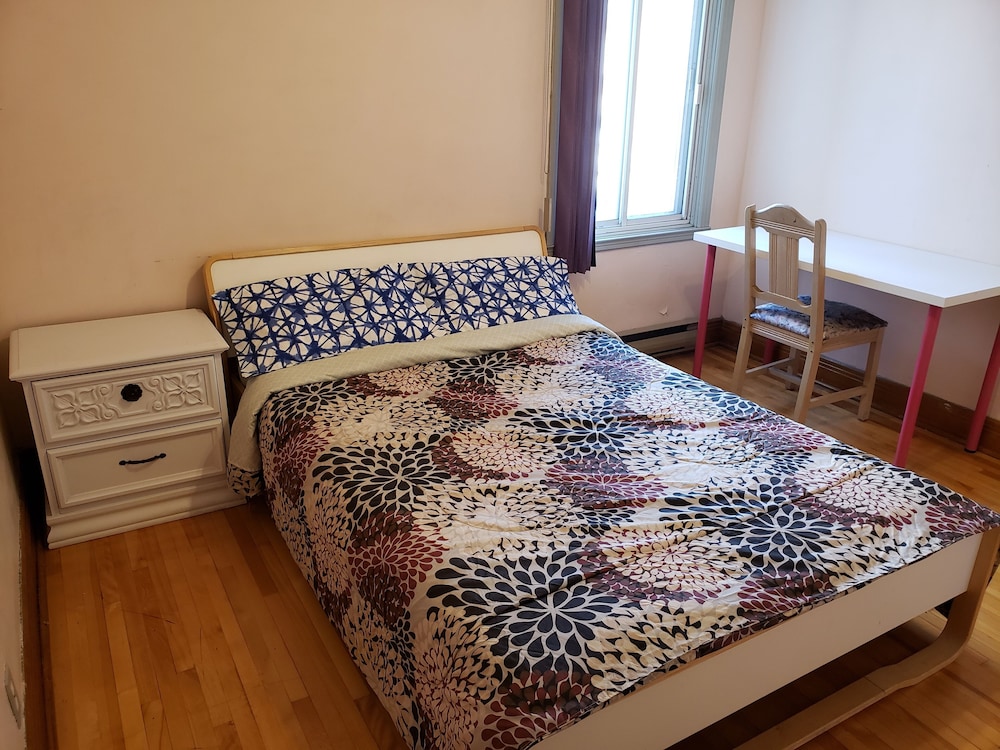 Apartment near Metro Monk Station view 5
