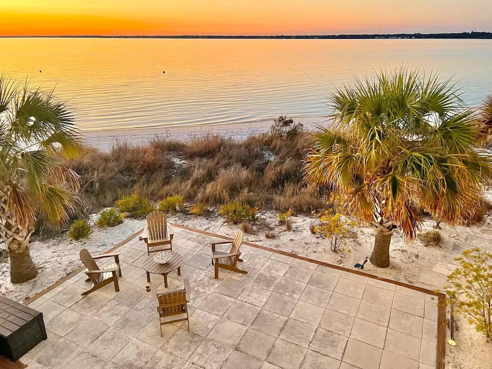 Pearl Hideaway