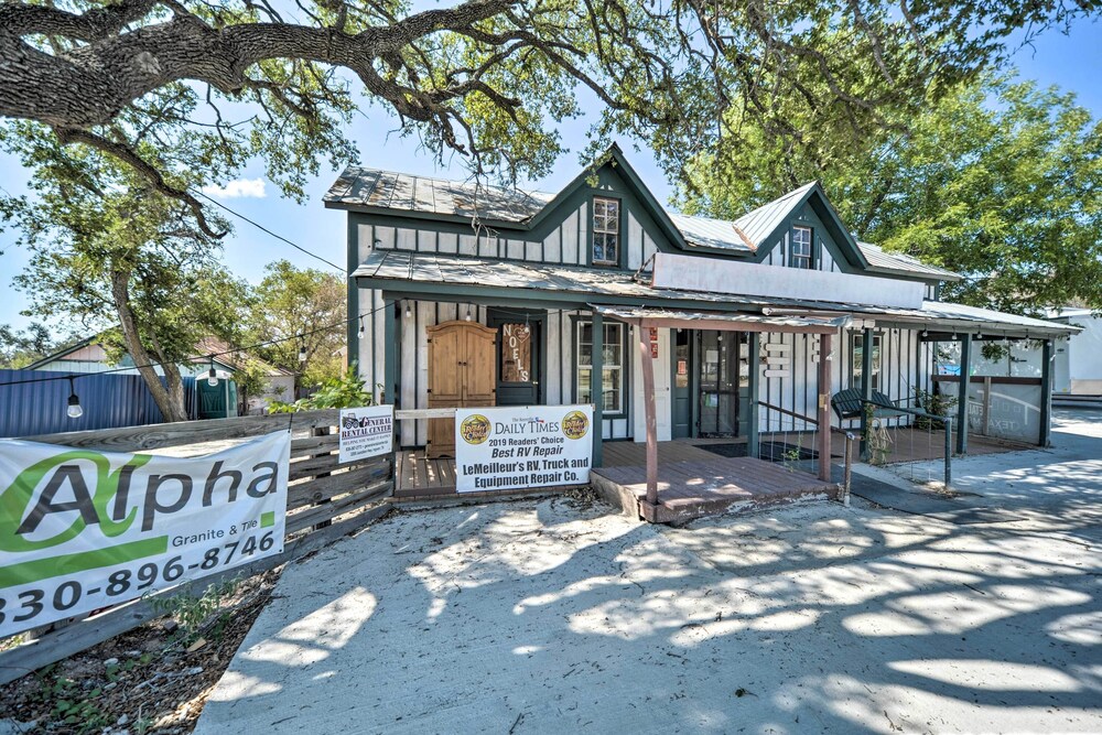 Pet-friendly Harper Farmhouse w/ Large Deck! view 3
