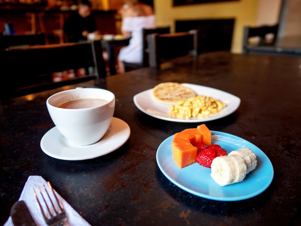 Aluna Hostel B&B