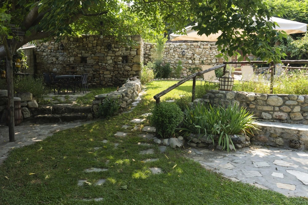 Roxani Farmhouse Getaway With Pool view 2