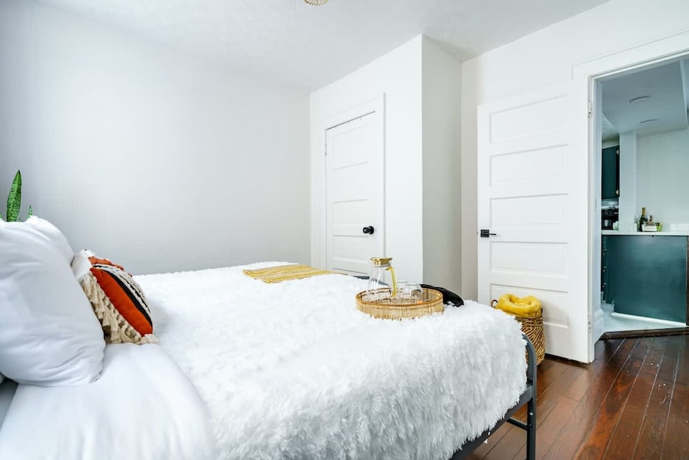 Prime Location Top Rated Clean Parking Free
