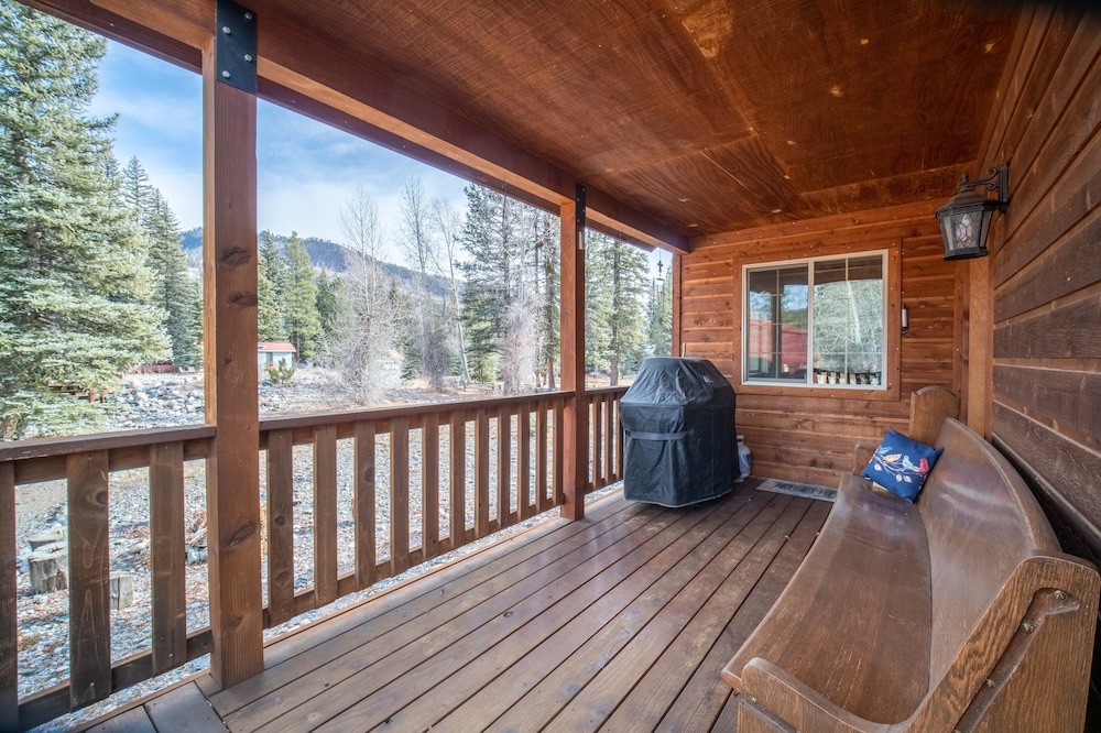 Bear Paw Lodge