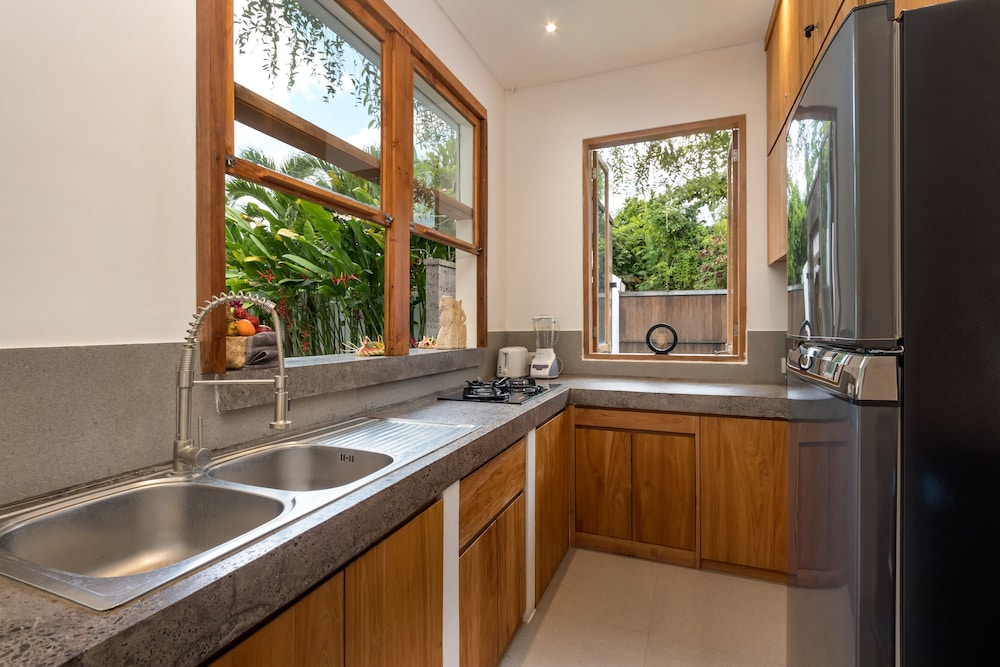Beautiful Boho-chic 4br Tropical Villa in Pererenan Canggu
