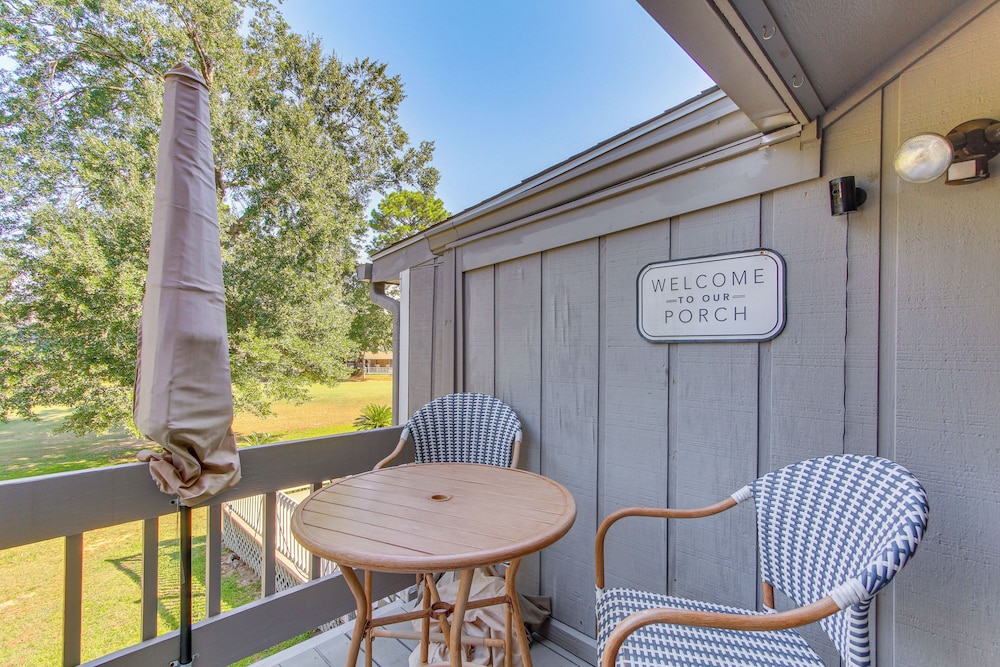 Inviting Home w/ Golf Course View in Diamondhead!