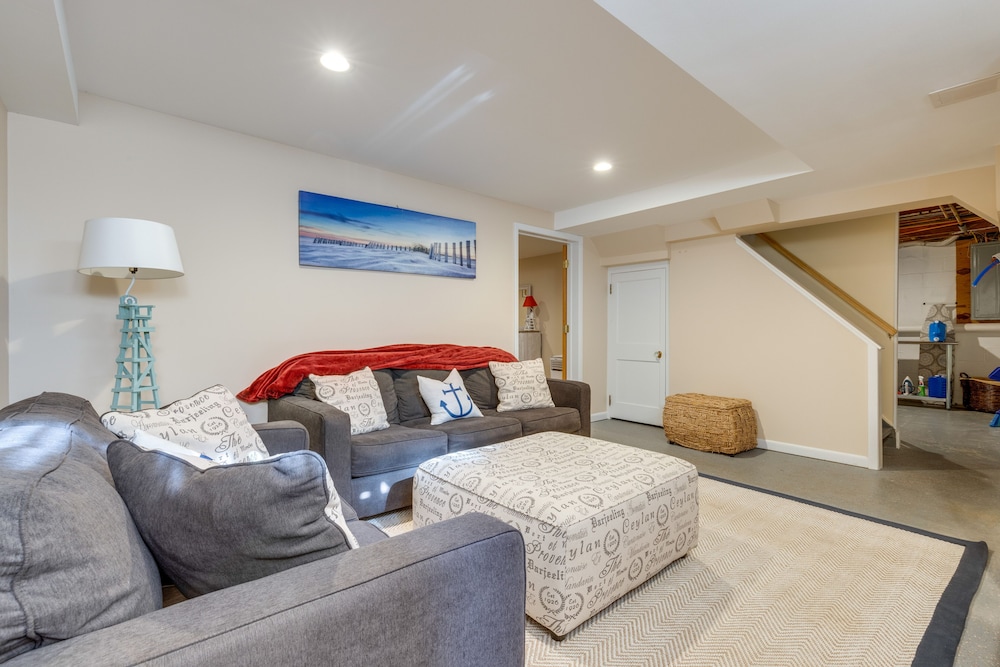 Amazing Rocky Point Retreat Overlooking the Sound! - Property Image 1