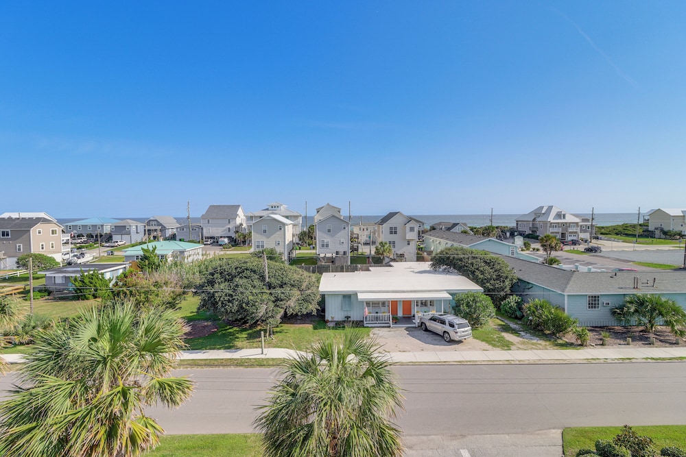 Walk to Beach: Family-friendly Surf City Condo! view 5