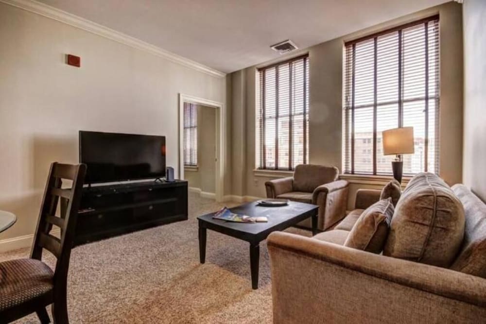 Fantastic 2 bedrooms apt. Harbor