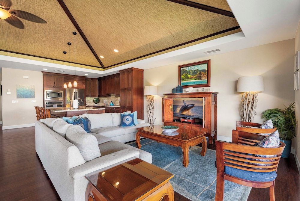 Private Beach Access Includes Concierge Outdoor Spacious Lanai!