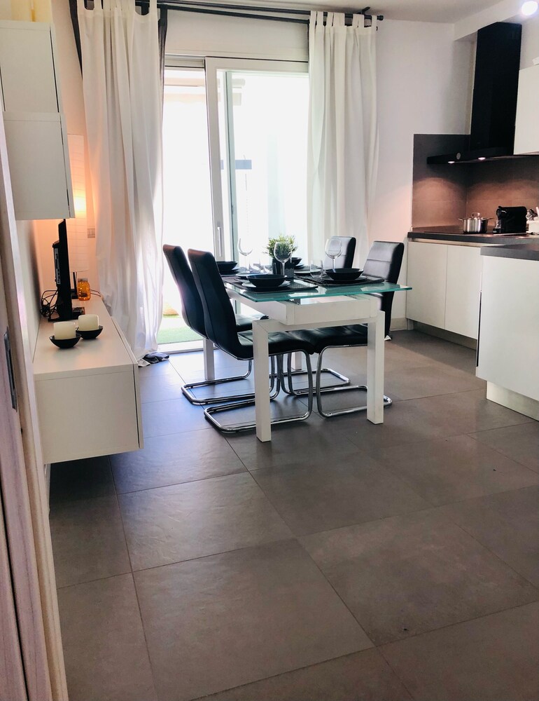 The Italian Home