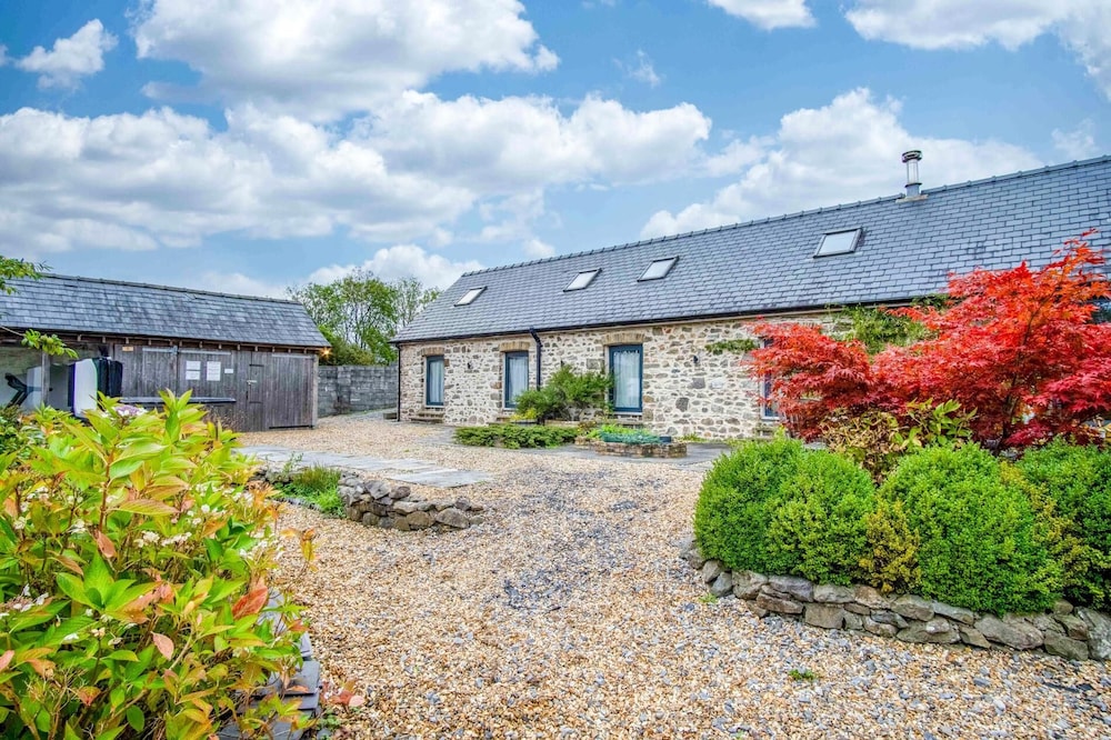 West Barn - 2 Bedroom Cottage - Llandeilo