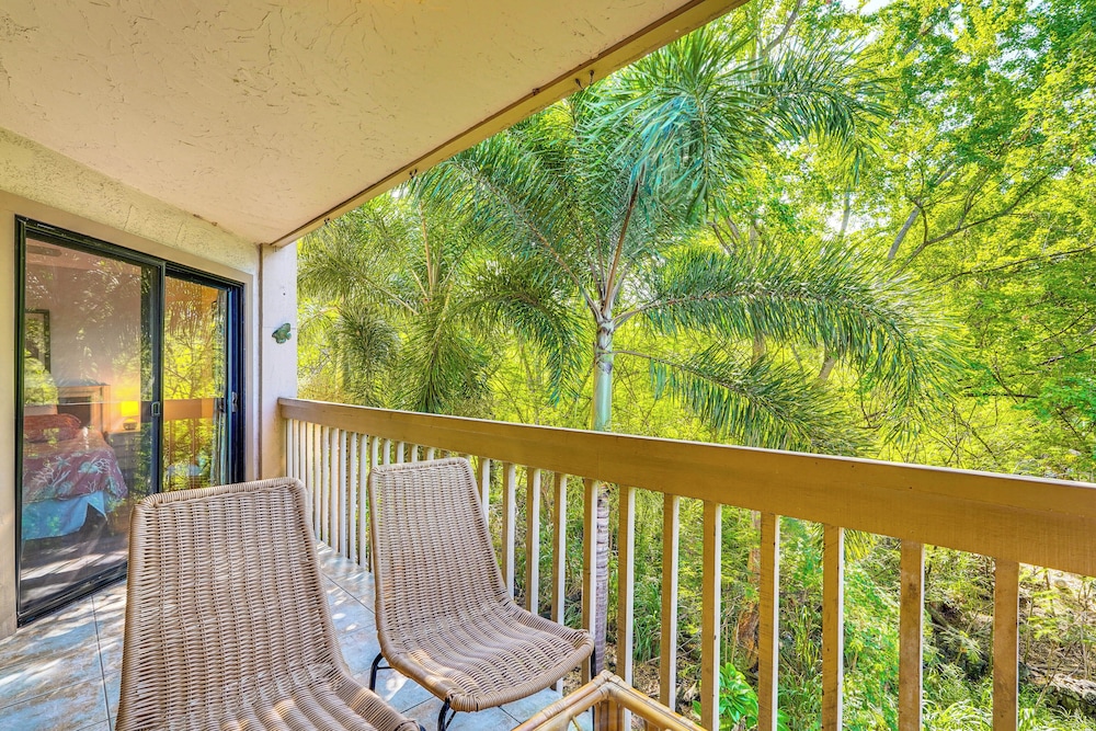 < 1 Mi to Magic Sands Beach: Condo w/ Pool Access!