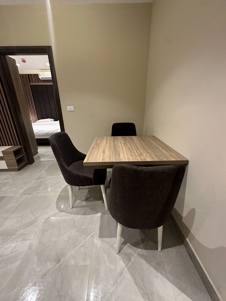 Charmig Amman Apartment With Modern Amenities