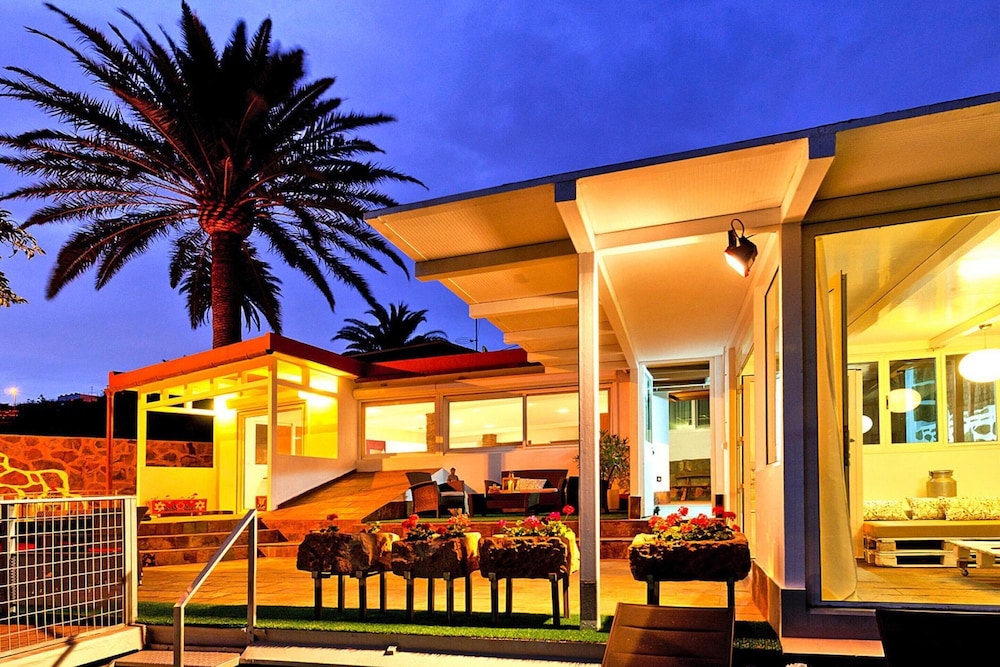 Villa With Pool and Beautiful Architecture photo 3