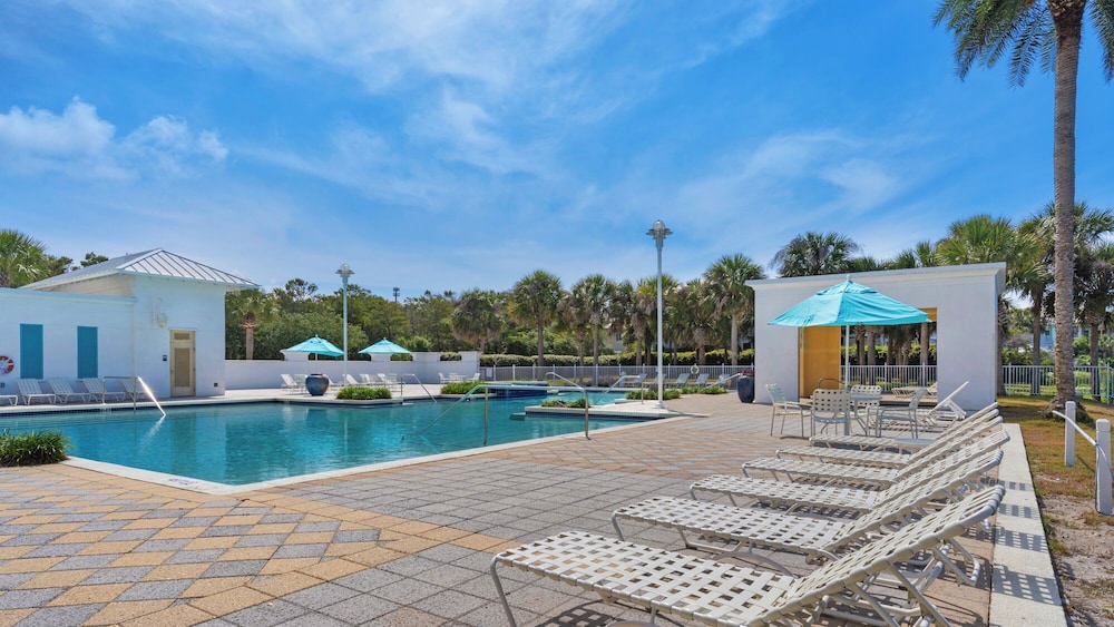 Lakefront Haven in Carillon Beach
