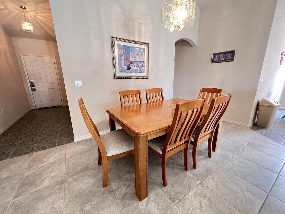 Cozy Davenport Rooms Near Posner Park Shopping & Dining