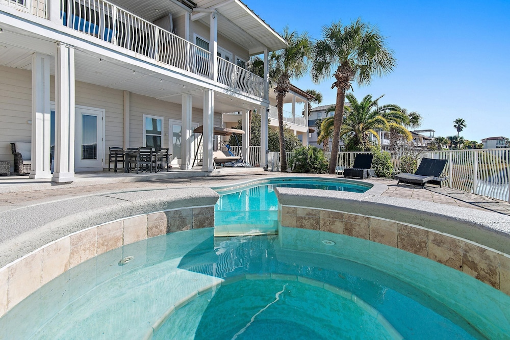 Destin to Relax