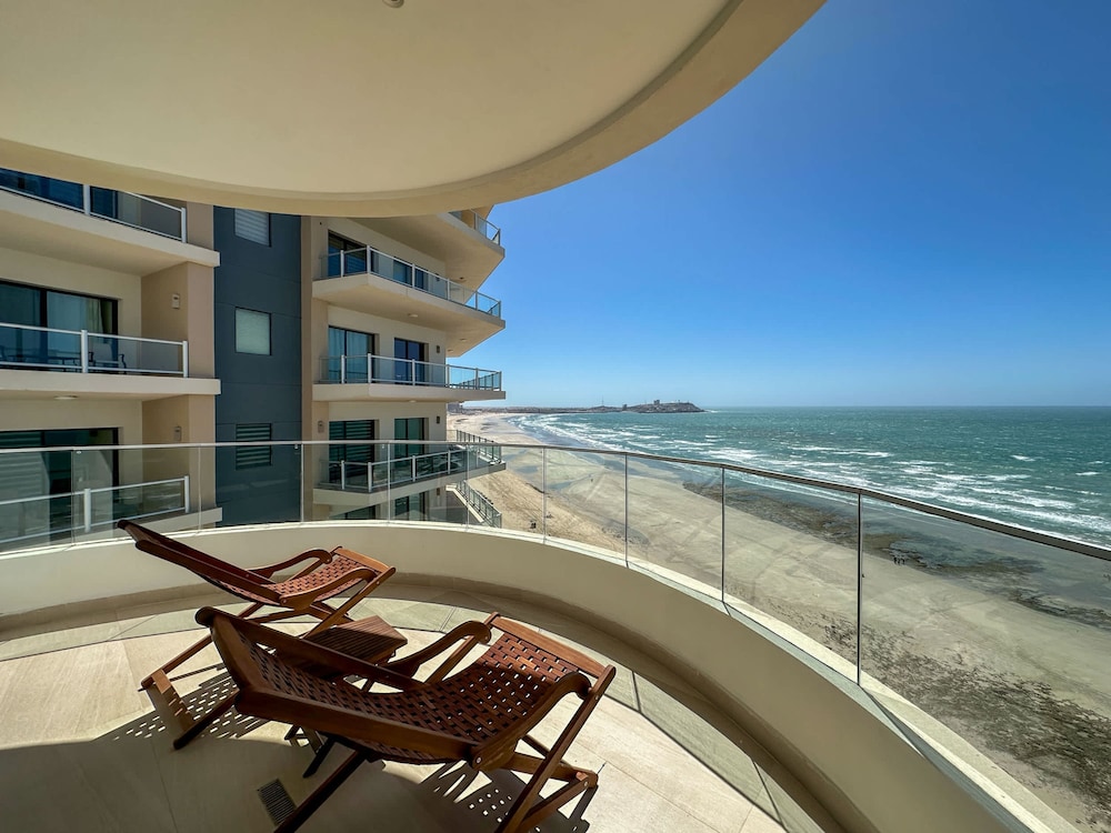 5BR Beachfront Luxury Condo