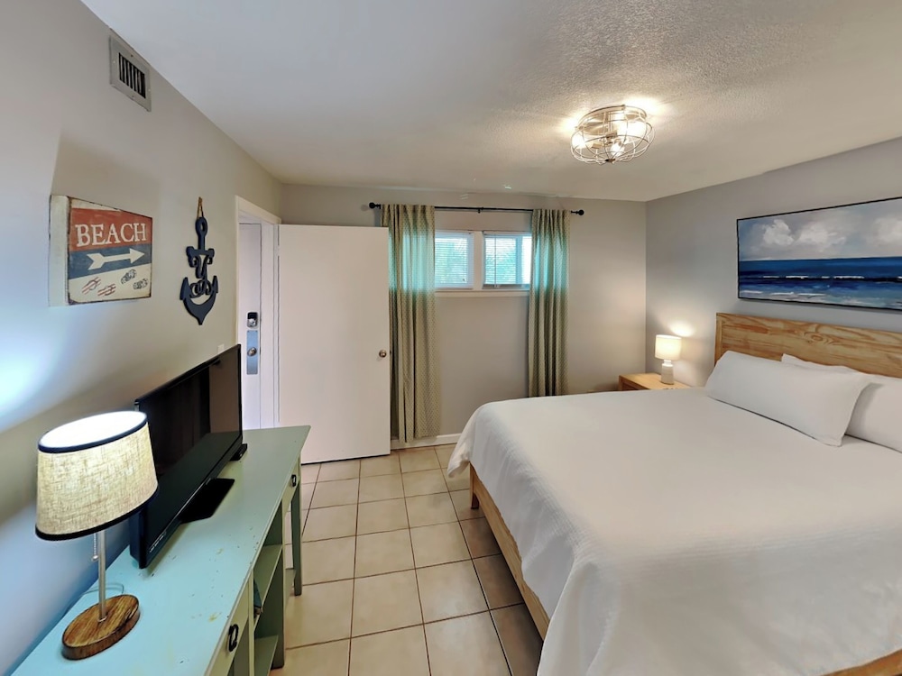Sea Oats #309 by Southern Vacation Rentals